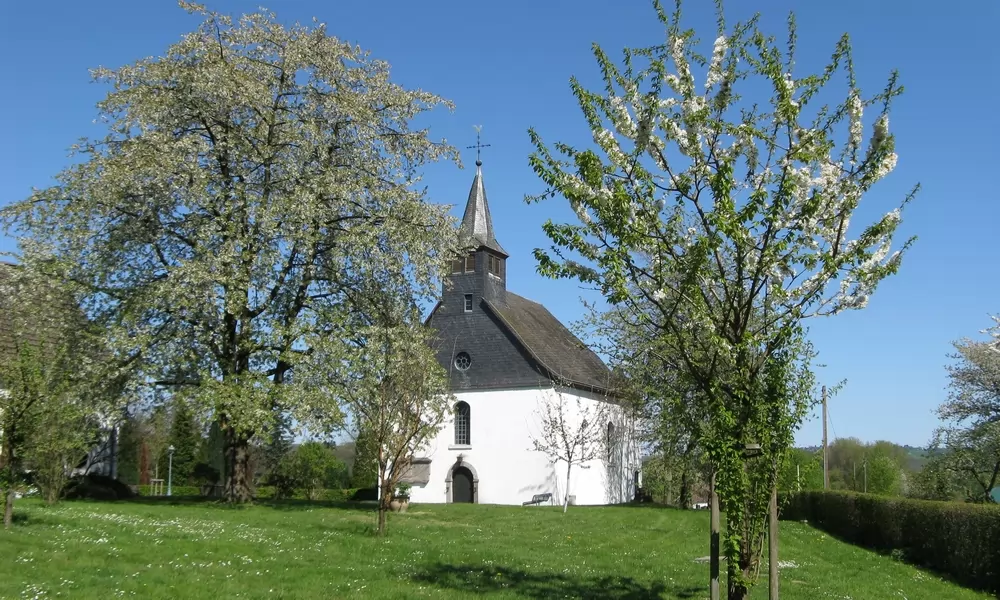 Mai: St. Reinoldi-Kapelle Solingen