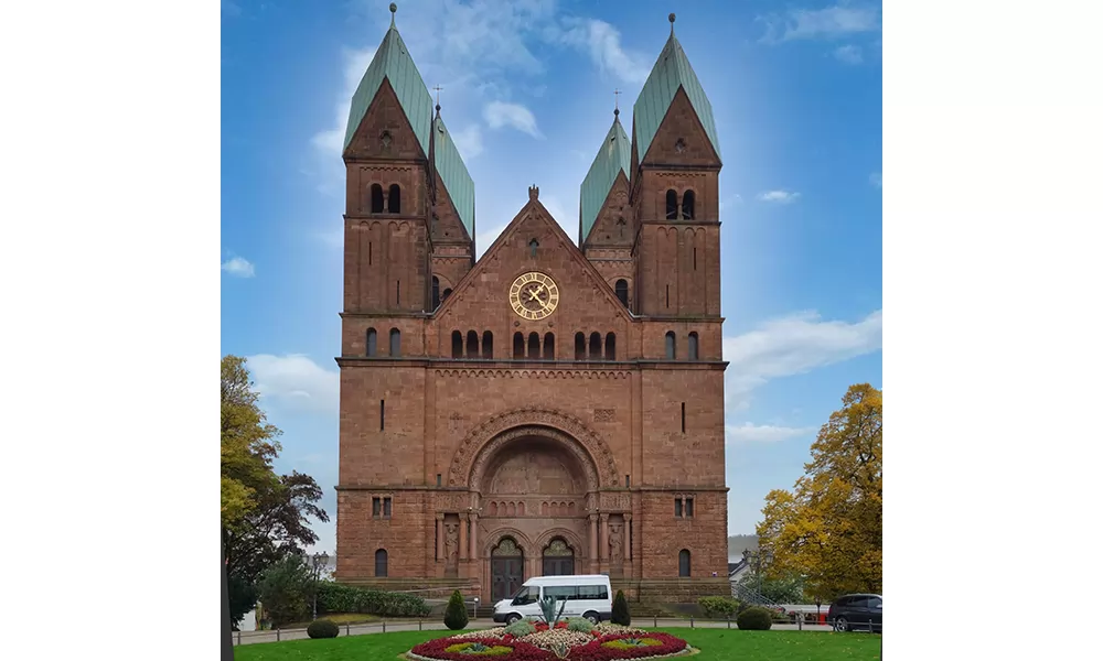 ErlÃ¶serkirche in Bad Homburg: SÃ¼dseite der Kirche
