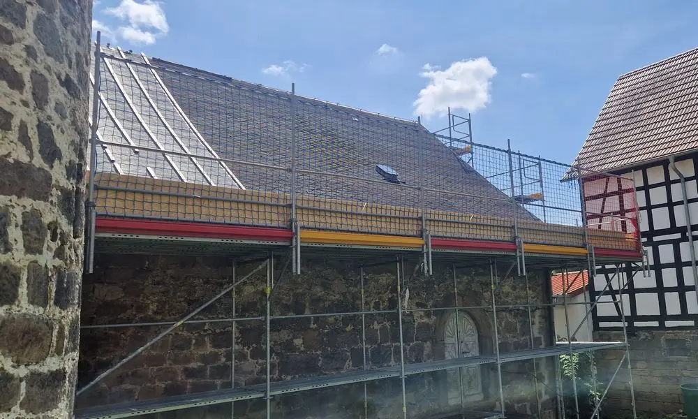 Die Ger&uuml;ste auf der Nordseite sind gestellt