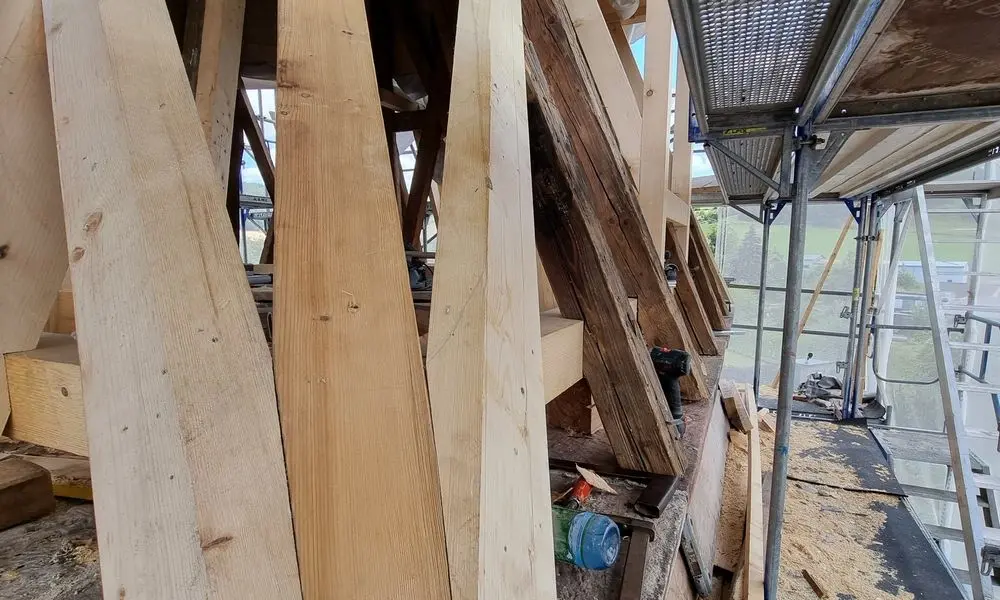 Die Holzkonstruktion ist wieder statisch stabil