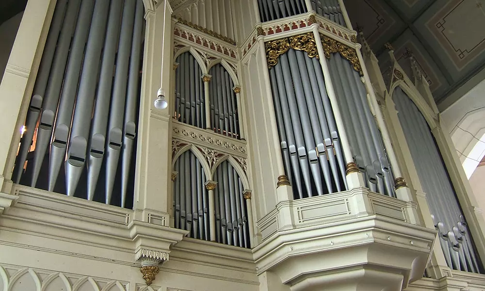 Die Orgel in St. Marien zu WeiÃŸenfels ist das Ã¤lteste erhaltene dreimanualige Werk von Friedrich Ladegast