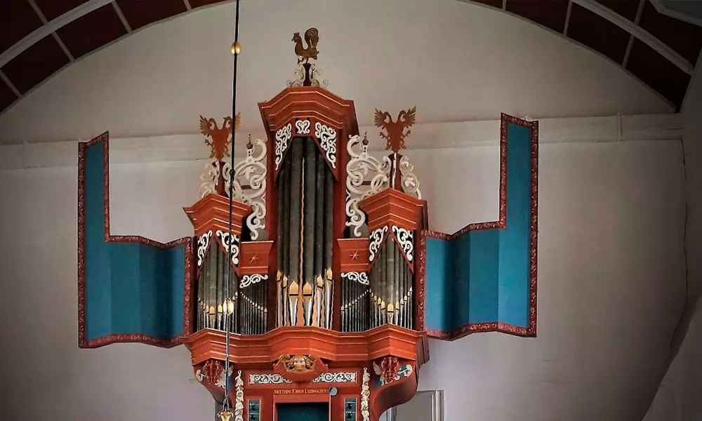 Februar: Orgel eines unbekannten Meisters (1660) in der Reformierten Kirche Uttum (Niedersachsen)