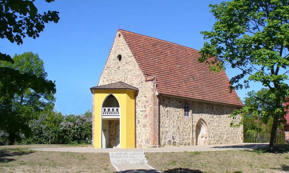 Ehrenpreis: HÃ¶rspielkirche Federow (zu St. Marien Waren/MÃ¼ritz, Mecklenburg-Vorpommern) mit dem Atelier Jens Franke (Potsdam)