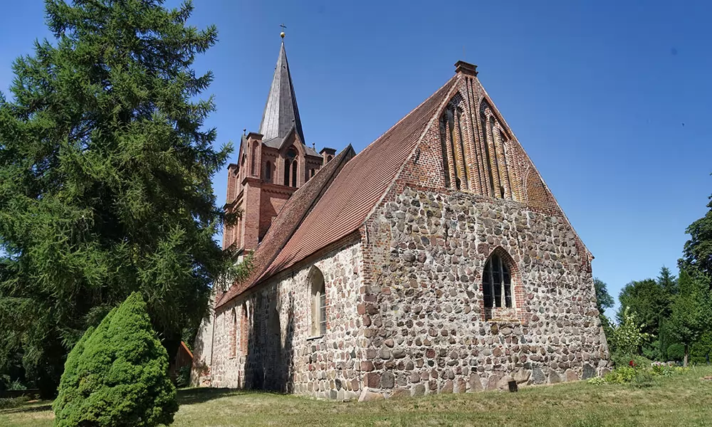 Dorfkirche Ranzin im Kreis Vorpommern-Greifswald (Mecklenburg-Vorpommern)