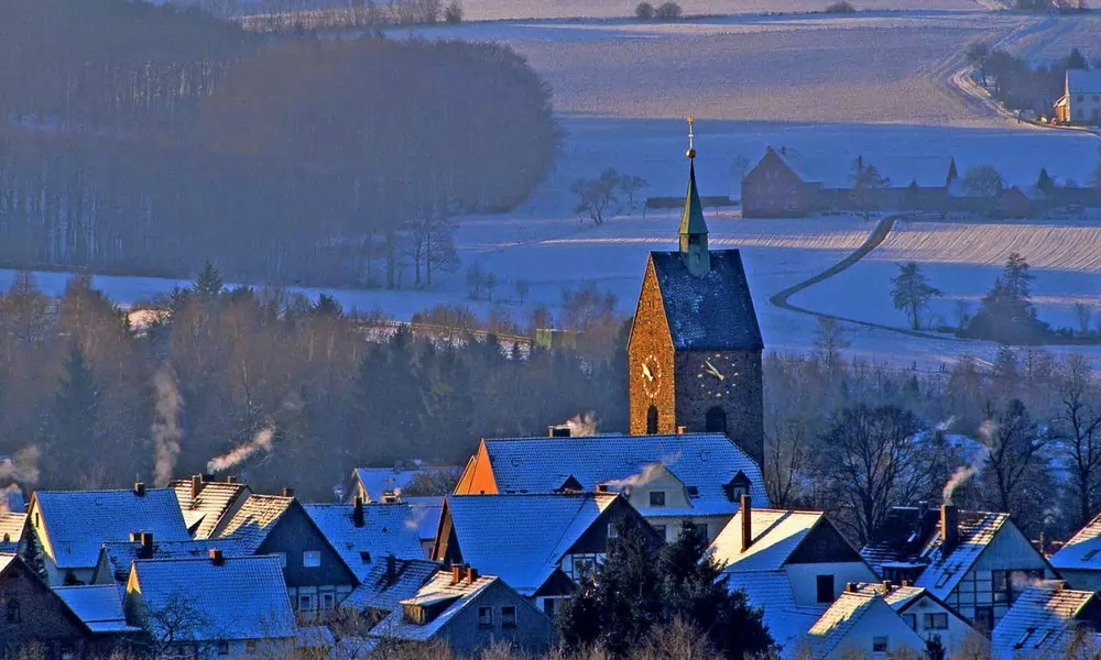 Januar: Evangelische Pfarrkirche Extertal-Bösingfeld