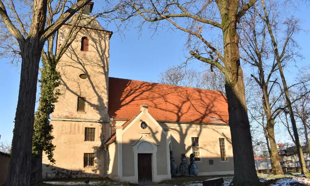 Die Kirche im vergangenen Winter