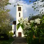 Pior, Susanne | Gnadenkirche Bottrop Eigen (3) Inmitten der Blüten