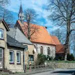 Plaschko, Ursula | Schwabstedt (Nordfriesland) - St. Jakobi - Storchennest Kirchendach