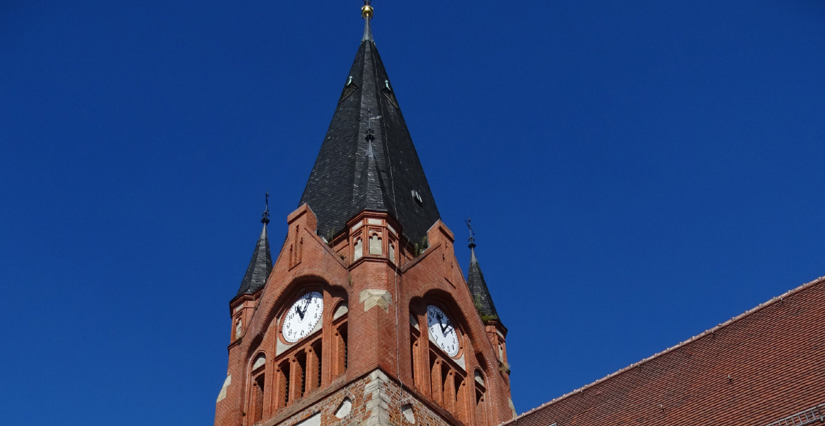 Turm von St. Albanus Schkeuditz - hier noch ohne Gerüst