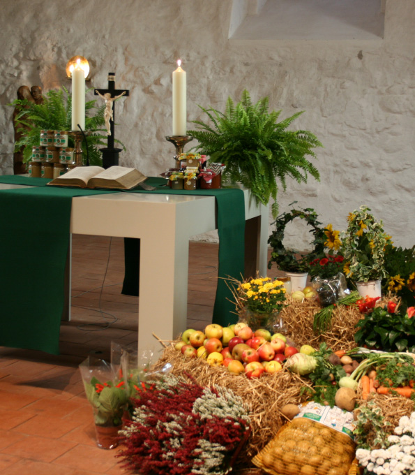 Beispielbild einer Kirche Kirchturm