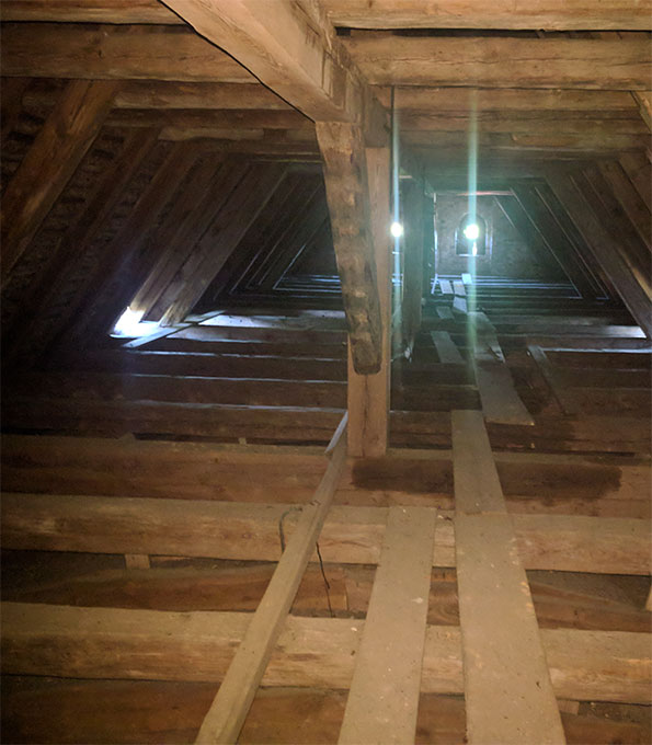 Dachgebälk in der Hoffnungskirche Groß Leine (Brandenburg)