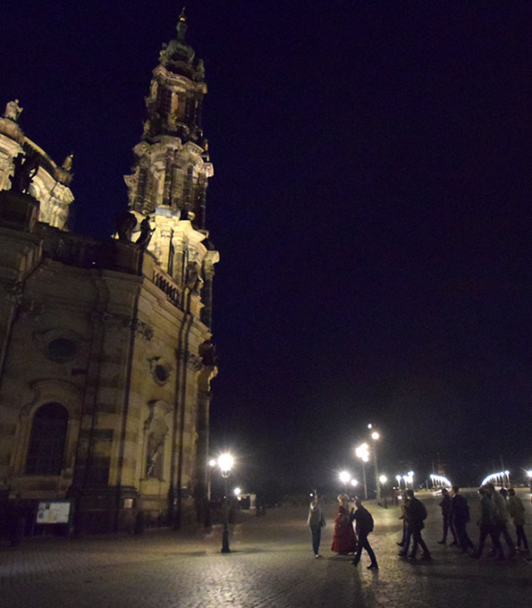 Ein Spaziergang durch Dresden bei Nacht