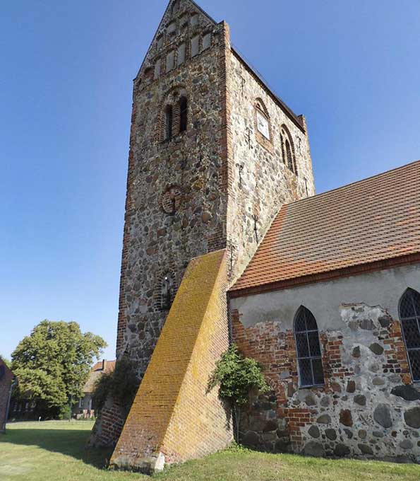 Dorfkirche Netzow (Brandenburg), zuletzt 2021 von der KiBa gefördert