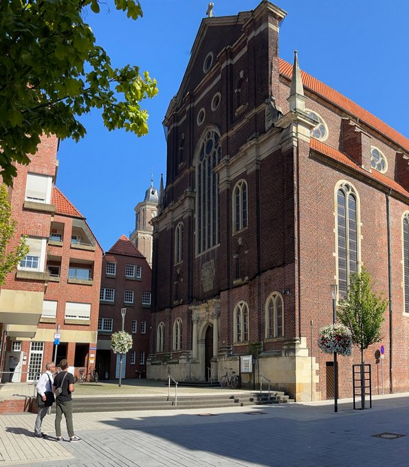 Der „Rote Kubus“ in Coesfeld (Nordrhein-Westfalen)