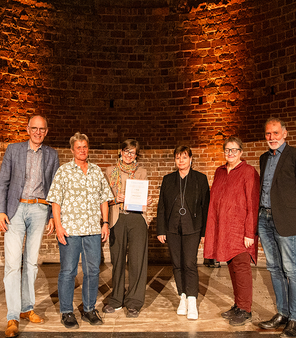 Preisverleihung: der 1. Preis geht nach Coesfeld für das Projekt „Roter Kubus“