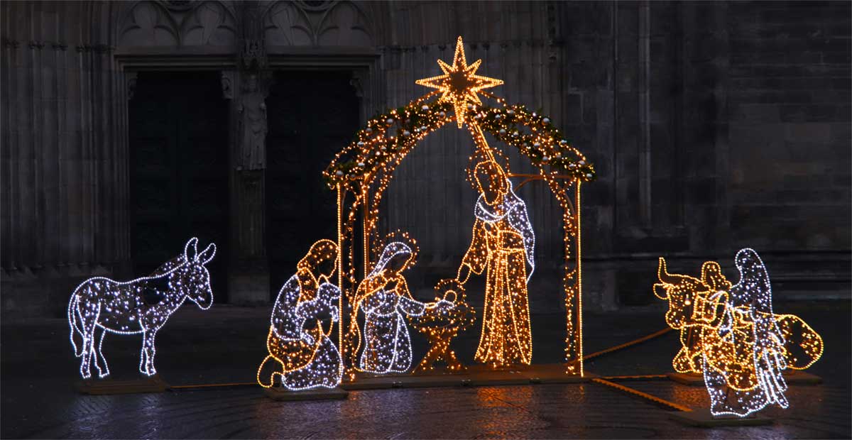 Krippe vor dem Dom St.Mauritius und Katharina zu Magdeburg (Sachsen-Anhalt)