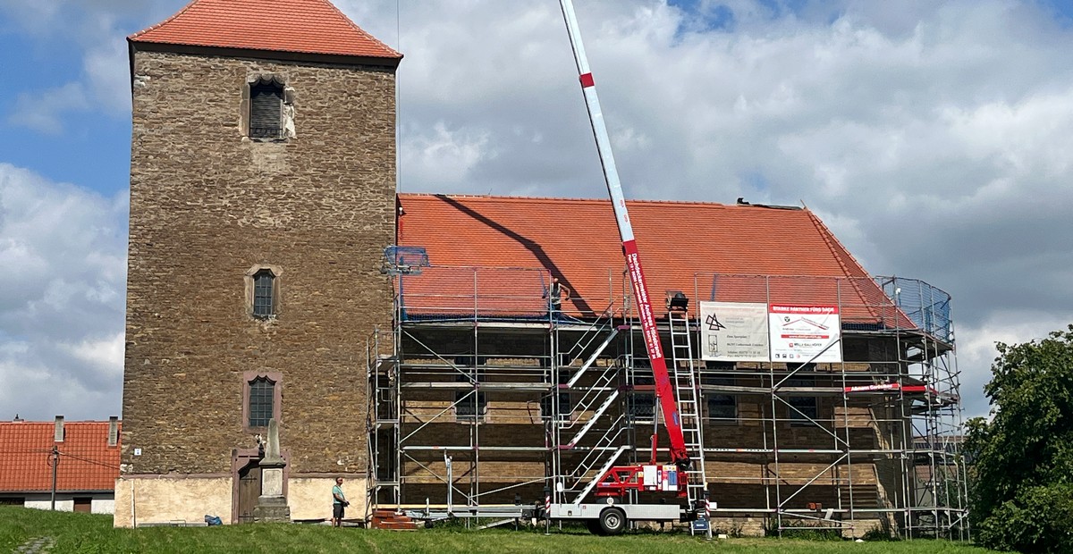 Dachinstandsetzung an St. Martin zu Ahlsdorf (Sachsen-Anhalt)