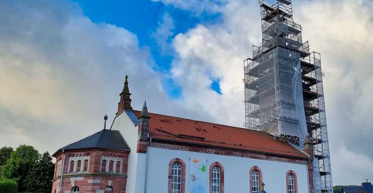 Unwetterschäden an der Kirche Klings (Thüringen)