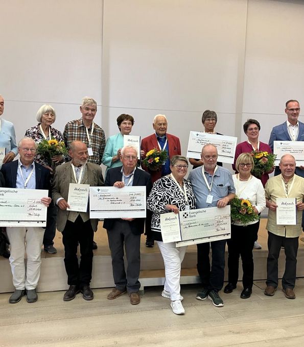 Preisträger und Preisträgerinnen beim Ehrenamtspreis „Goldenen Kirchturm“ 2026